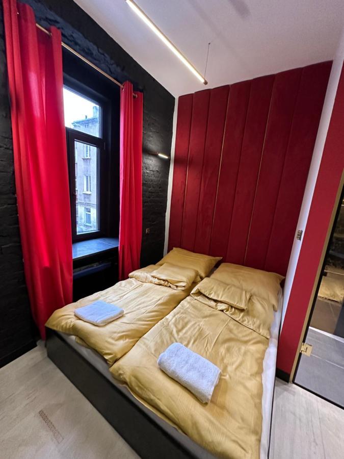 Darkhouse Versace Red Apartament
